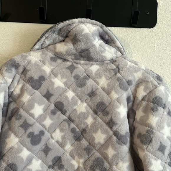 Disney Youth Size: 10(140/70) Quilted Fleece 4 Button Gray/White EUC Jacket. - Picture 8 of 10